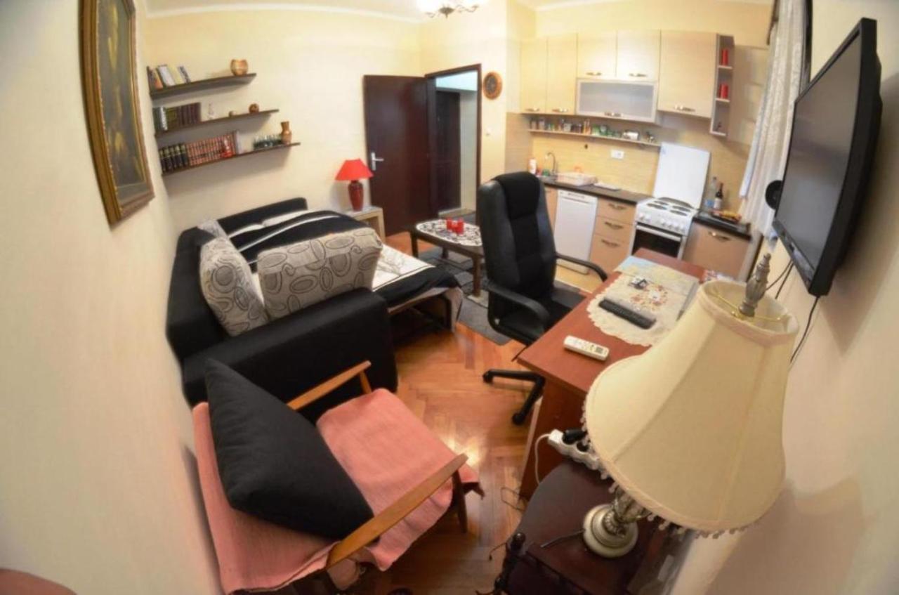 Center Lux Apartment 포드고리차 외부 사진